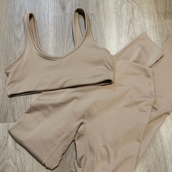 437 Set - Picture 2 of 4